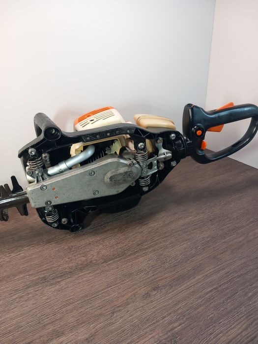 Vând Stihl HS 81R pentru gard viu