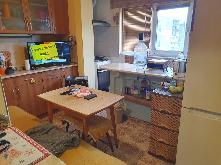 2ст+к,67 кв.м.,ет.6,ремонтиран,кв.Изток-долу
