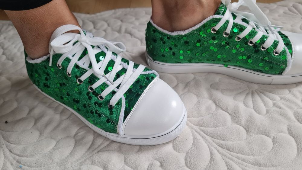 Зелени кецове( паетки)