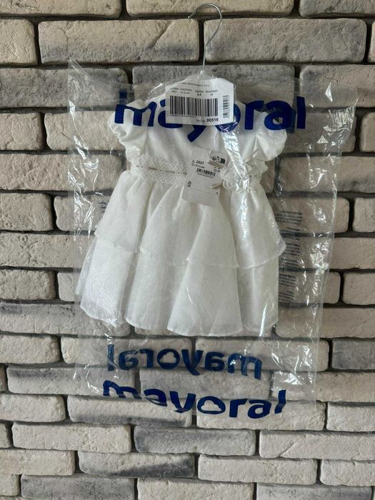 НОВА рокля за бебе момиче Mayoral (2-4 мес)