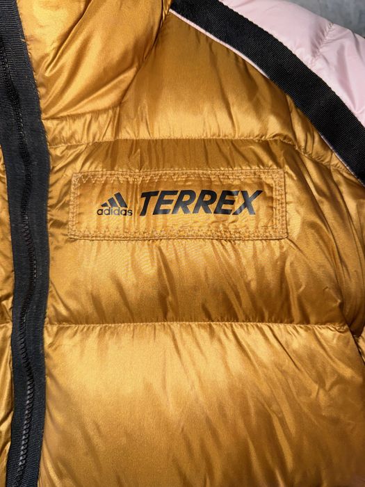 Яке adidas/terrex