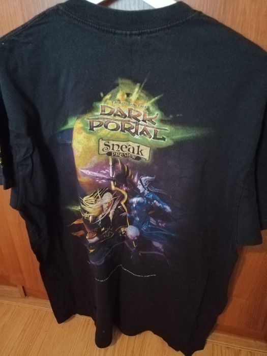 Тениски и блузи.