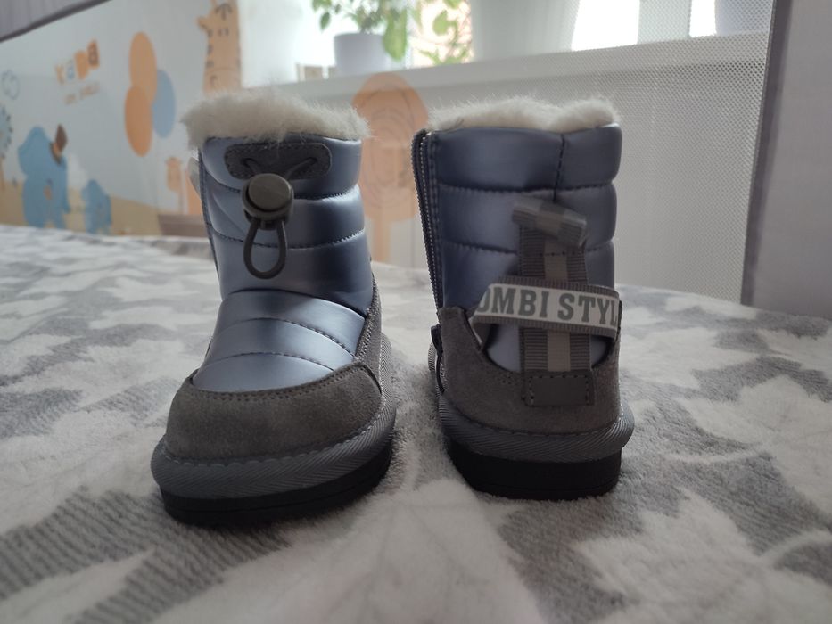 Продам новые сапожки для девочки