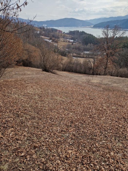 Teren intravilan com. Hangu