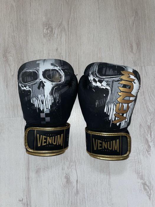 Боксови ръкавици Venum