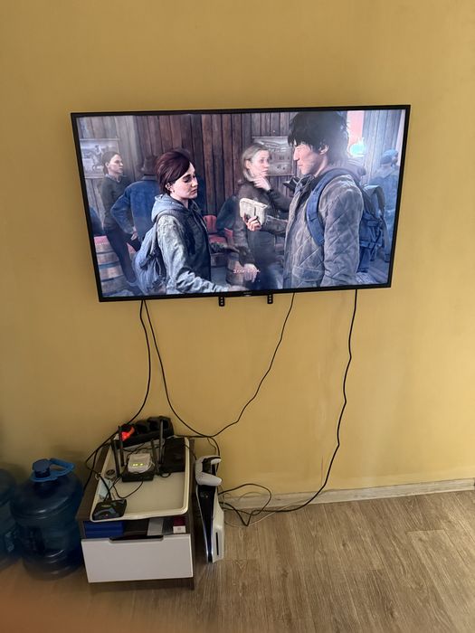Продам playstation 5 slim 1 tb 2 джостика