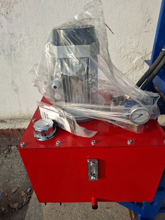 Продаются гидровлический пресс с усилием,40тон