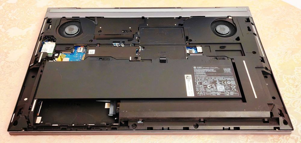 HP ZBook Fury 17 Gen 8/4K Ultra HD IPS 100% DCI-P3 500 nits./Intel Core i7/NVidia RTX A2000 4GB/16GB RAM/256GB SSD NVMe worstation работна станция