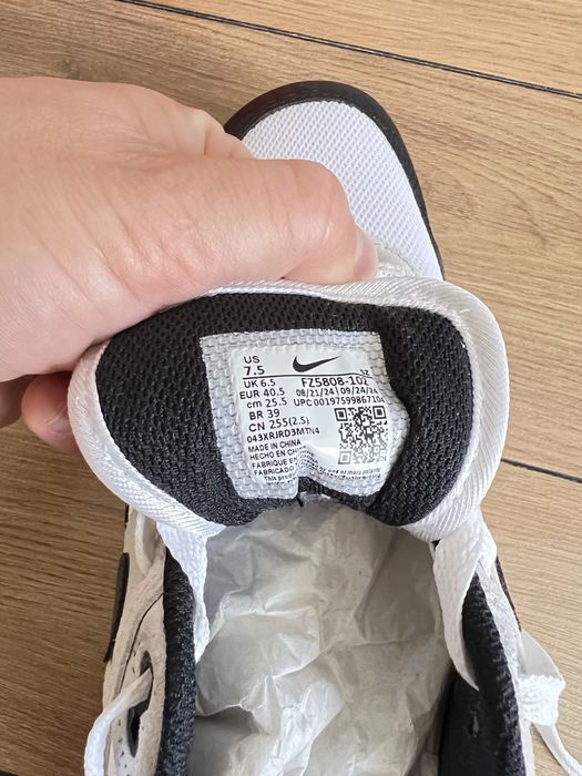 Продам кросовки  оригинал Nike Air max  1  новые