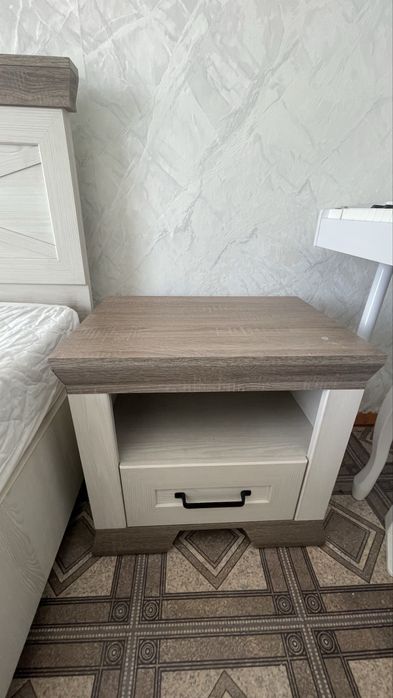 Продам спальный гарнитур