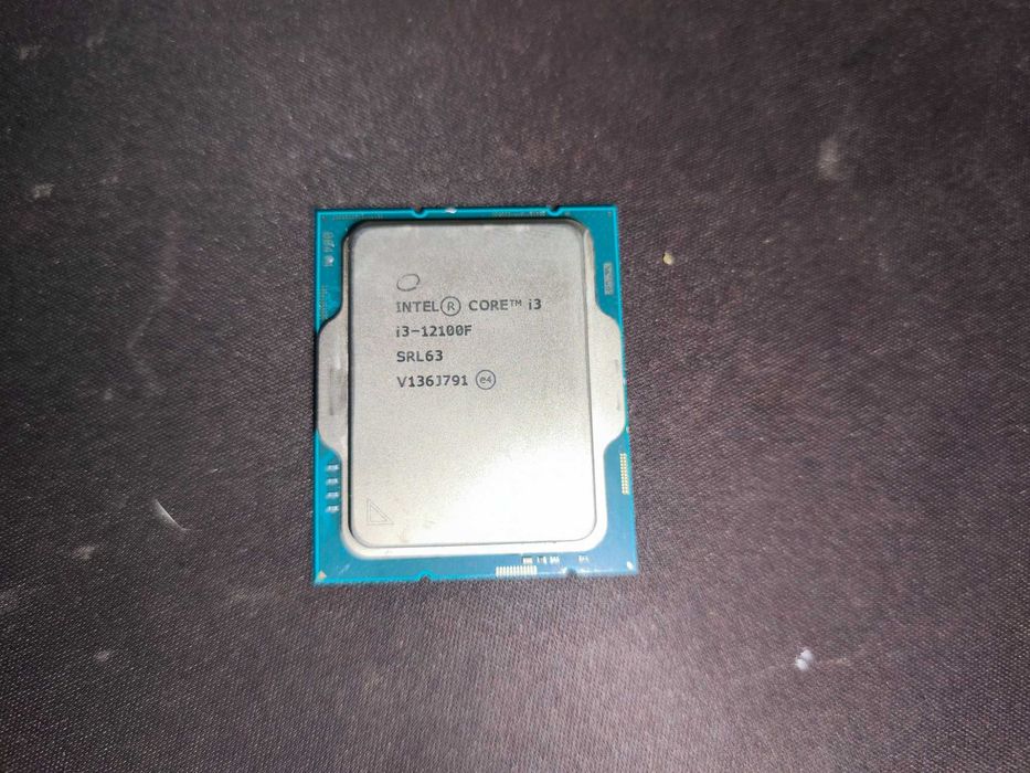 Процесор Intel i3 12100f