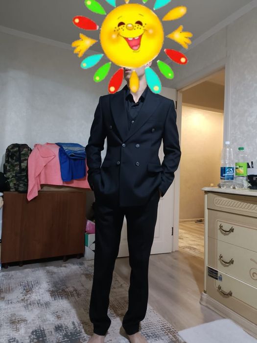 Продам костюм тройку