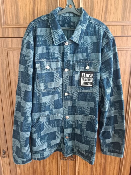 Продам новую модную джинсовую куртку 44EU(56KZ) размер.