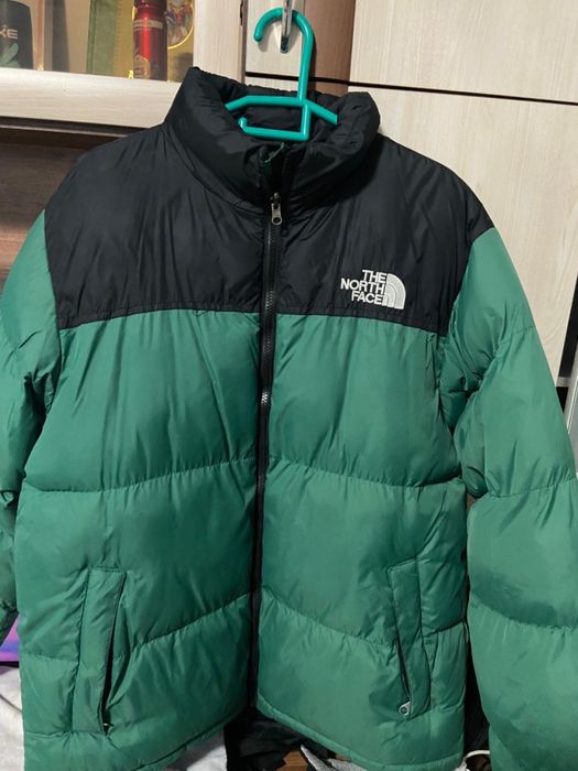 ПРОДАМ КУРТКУ The North Face новая