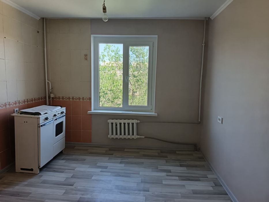 Продаётся 2х комнатная улучшенная, 4 этаж