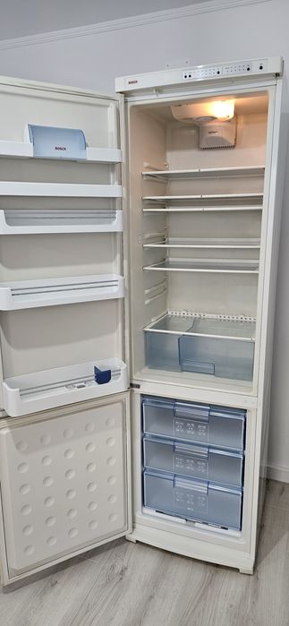 Combina frigorifică Bosch 373 litri