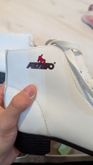 Коньки для девочки 28 размер