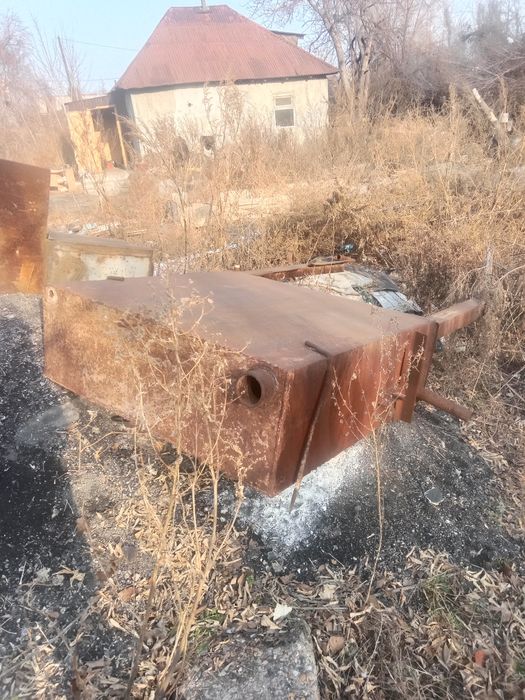 Продам бак металл 4ка