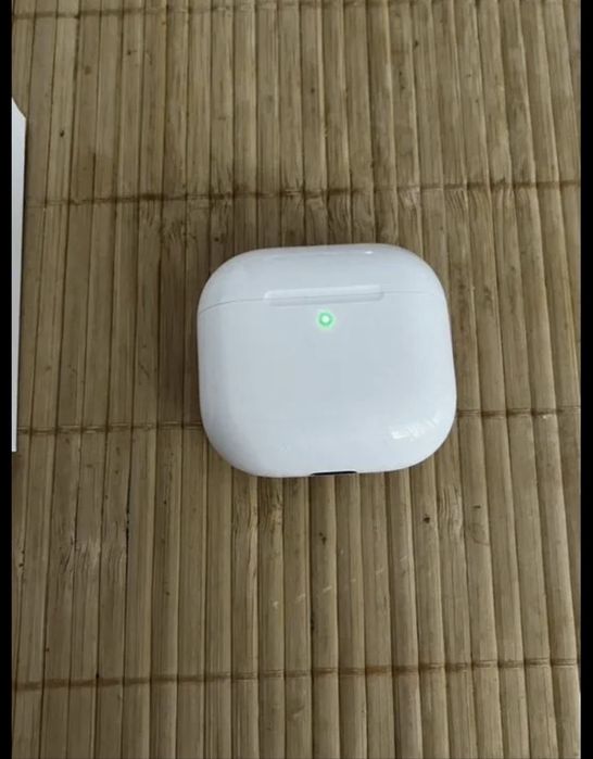 Продам Air pods 4