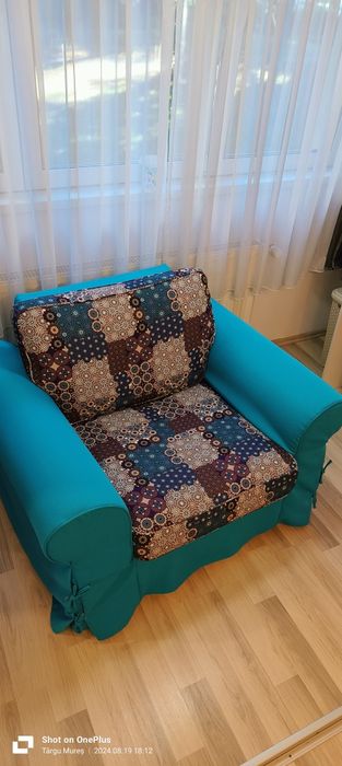 Canapea extensibila și fotoliu