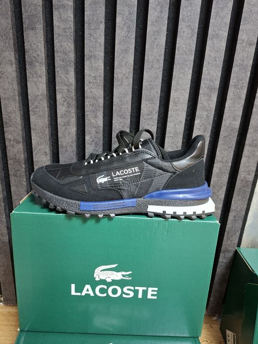Adidași  lacoste