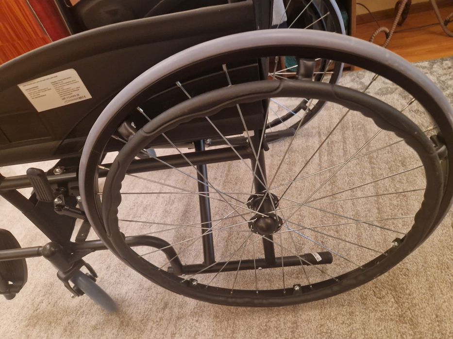 Scaun cu rotile din otel NextFarma®, sezut 46 cm, pliabil