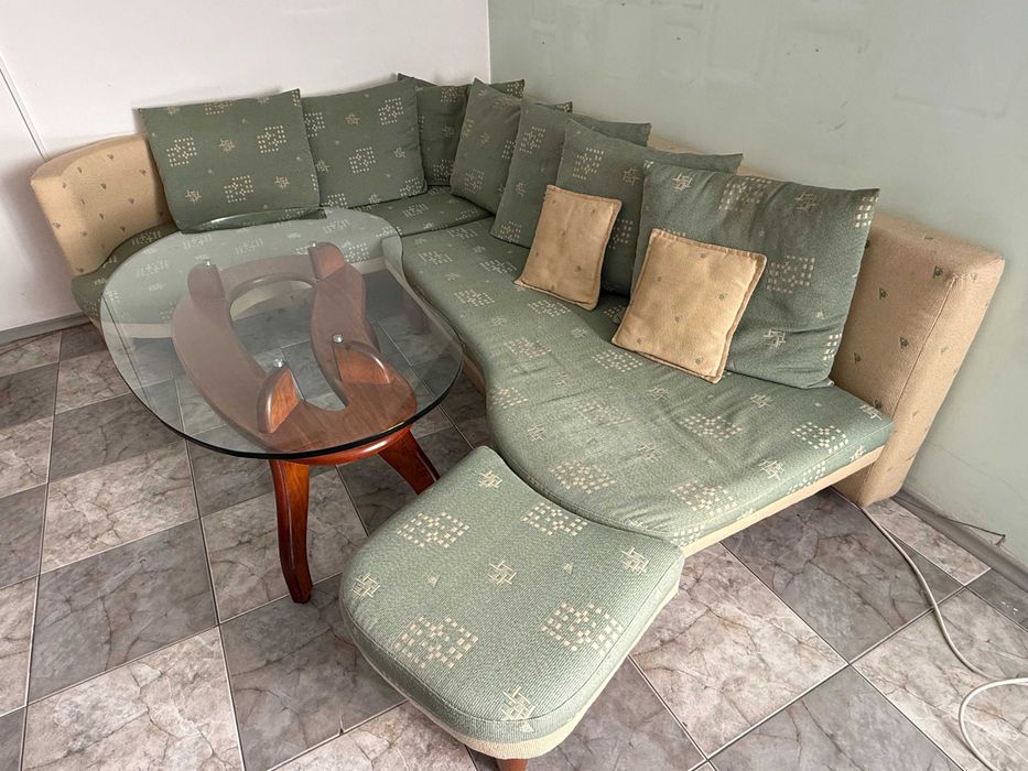 Стъклена холна маса