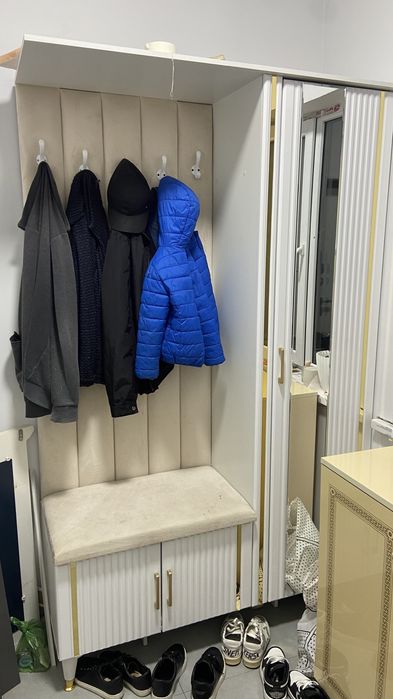 Шкаф вешалка прихожая