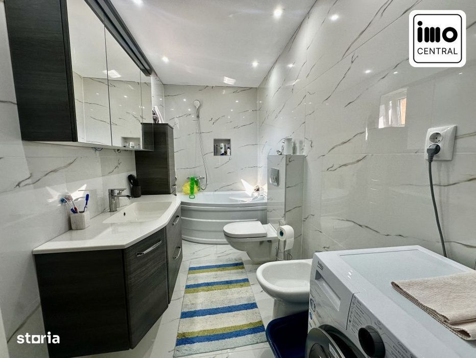 Casa spatioasa si moderna cu curte inierbata in Feleacu