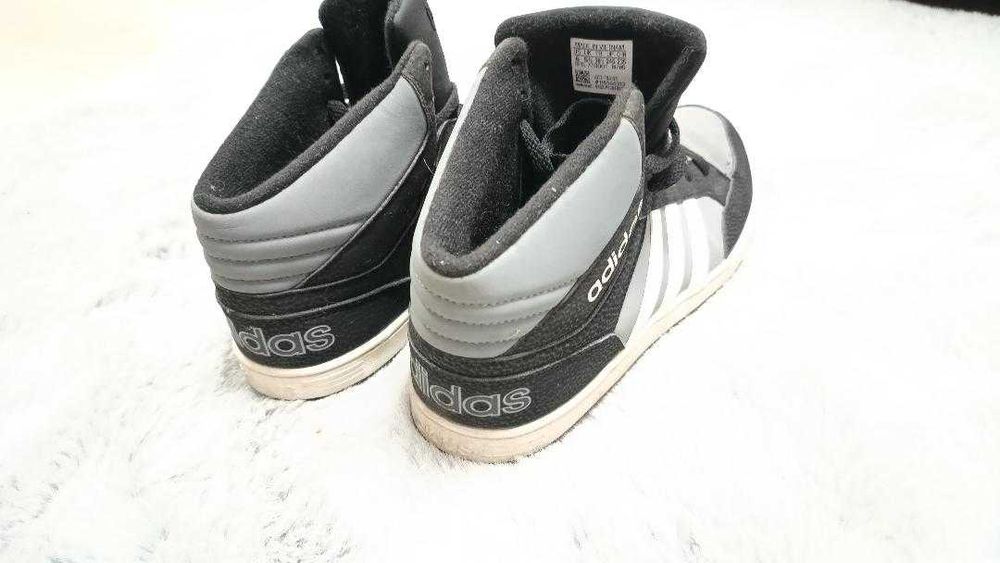 Ghete / adidasi Adidas, marime Eu 38-39 , 23.5-24 cm, stare excelenta