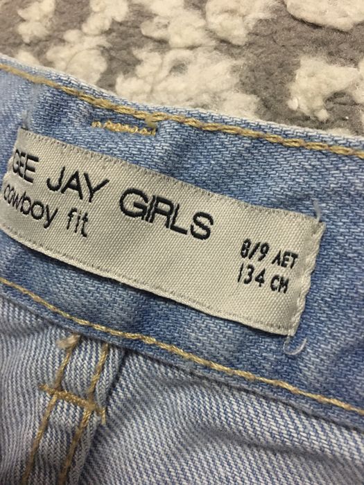 продаётся новые джинсы