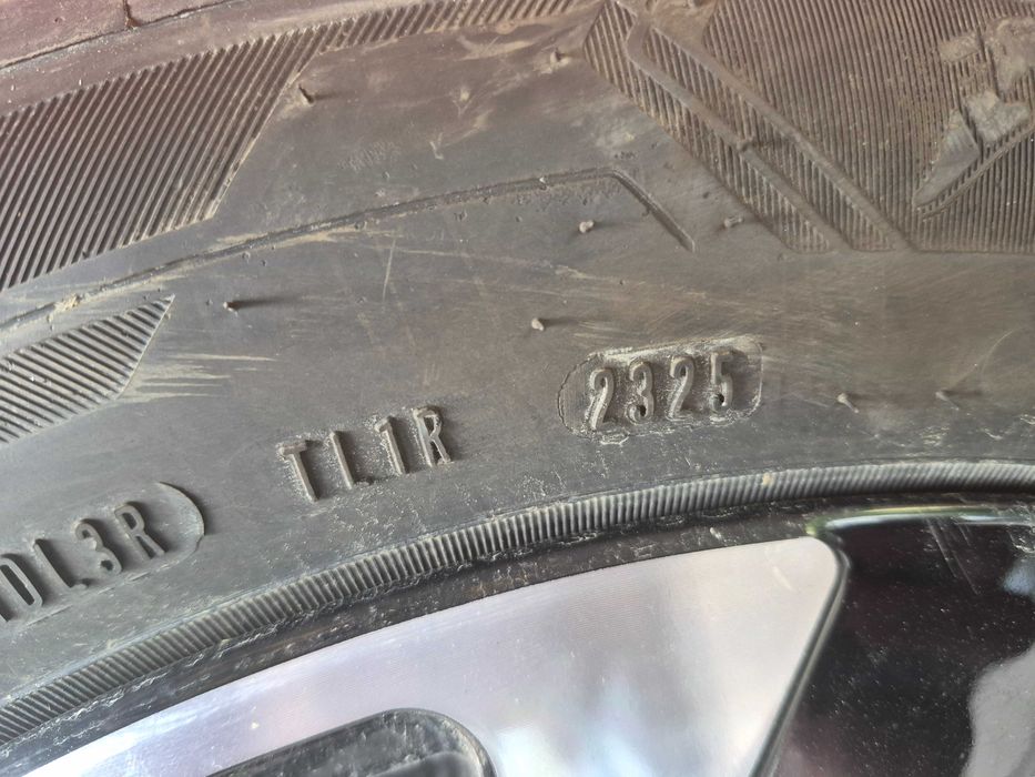 Vand set cauciucuri de iarna, pe jante, cu senzori pentru Toyota Yaris Cross