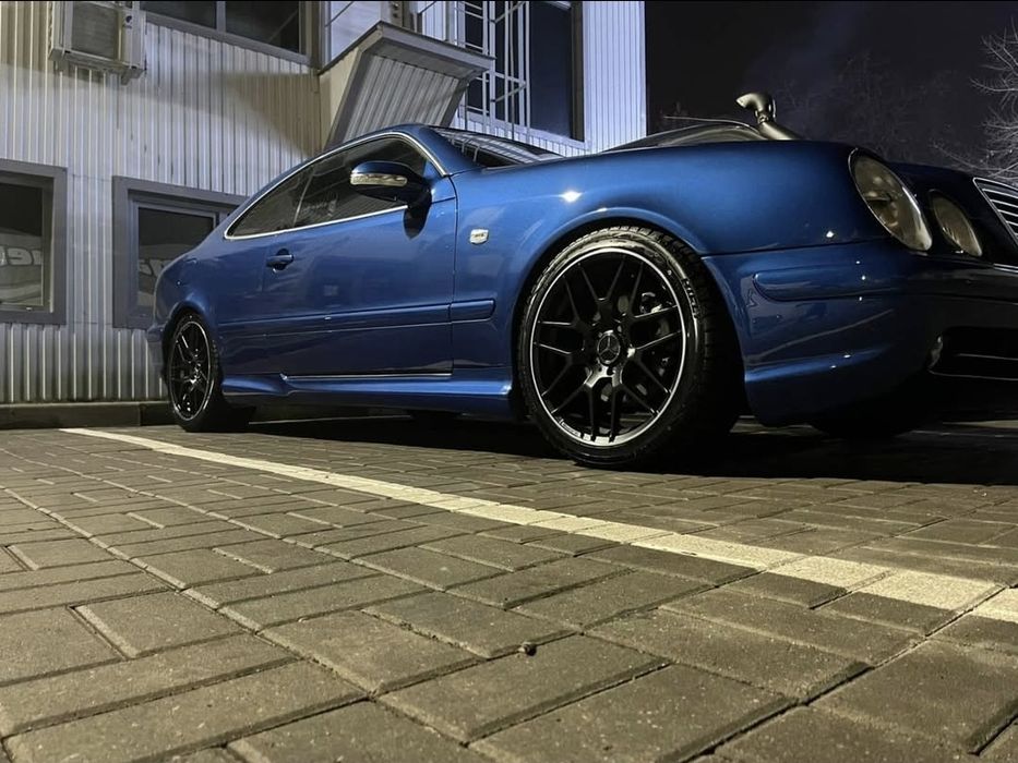 Mercedes W208 AMG передний бампер