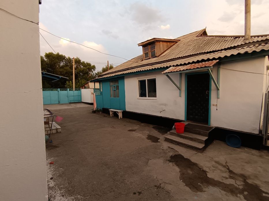 Үй сатылады. Келіп көріңіздер.