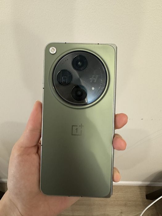 Телефон One Plus Open