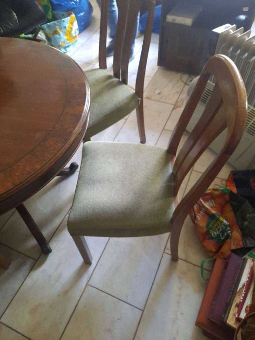 Scaune vechi plus Masa veche extensibila