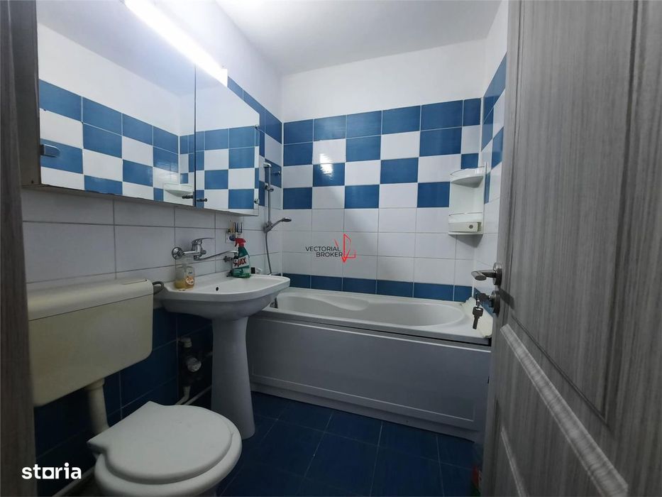 2 camere semidecomandat, etaj intermediar Parcul National