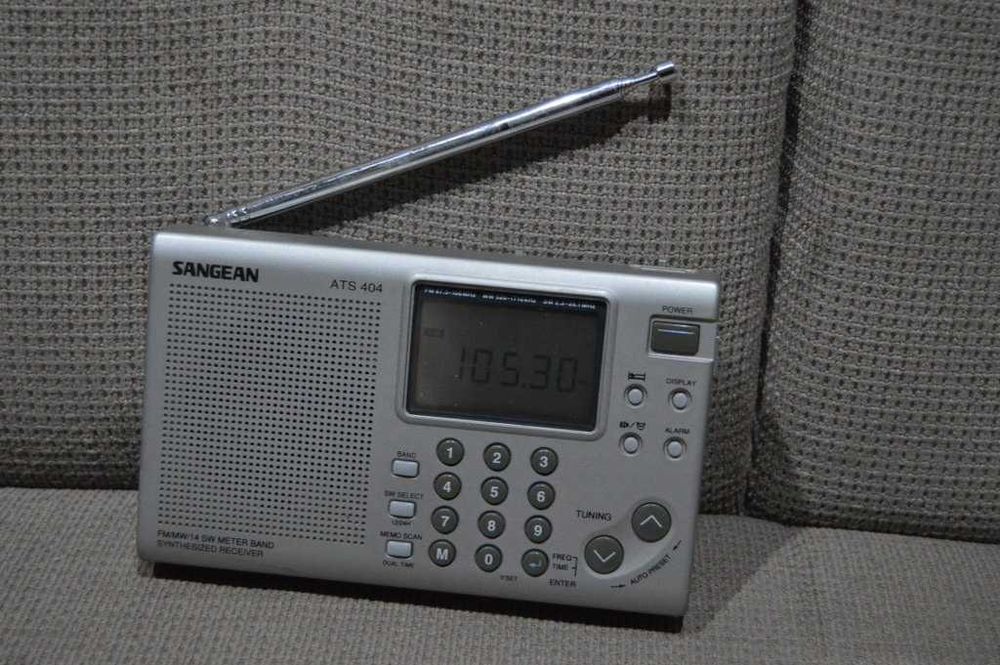Radio Sangean ATS 404 - World Receiver Digital FM/MW/SW