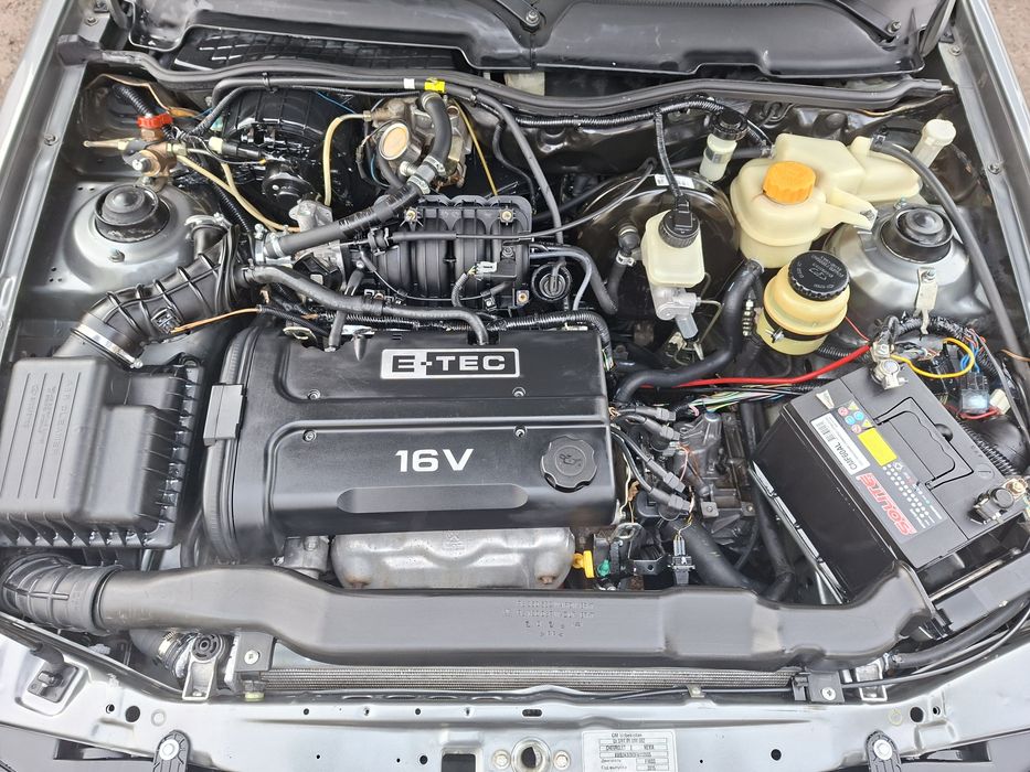 Нексия2..1.6 срочно сотилади