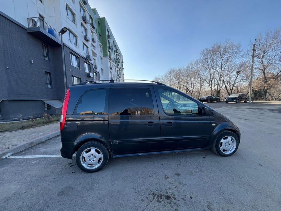 Авто Мерседес ванео