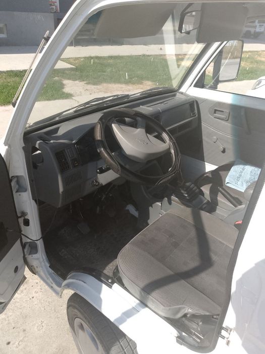 Kafolati bor. Moshina yaxshi xolatda.