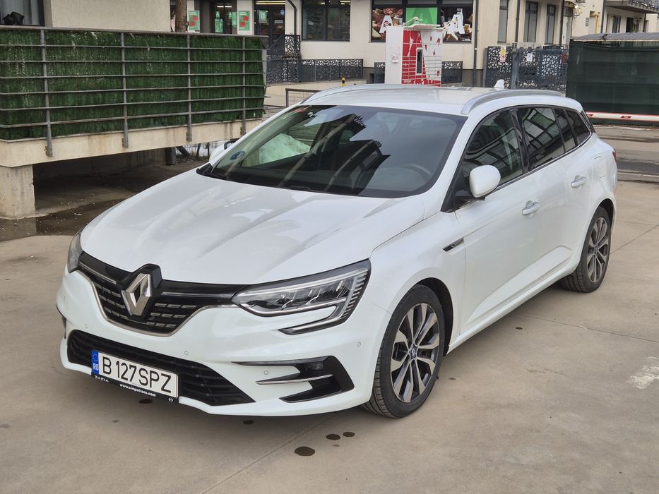 Renault Megan E-TECH PLUG-IN HYBRID 2021