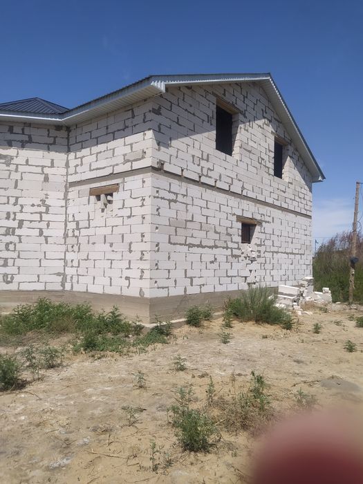 Продам дом недостроеный мансард