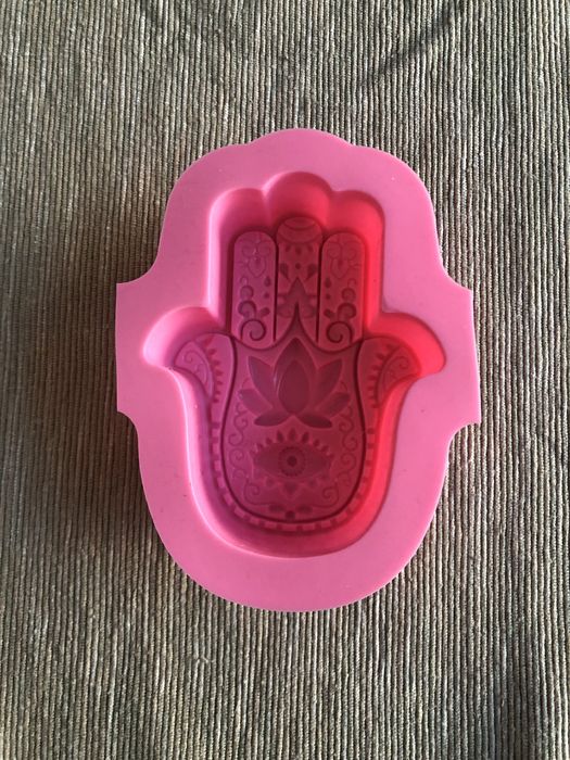 Силиконова форма за свещи “Ръката на Фатима”