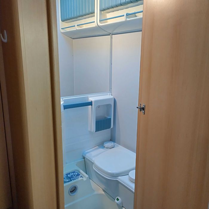 Алуминиева Каравана за 4 човека 1200кг