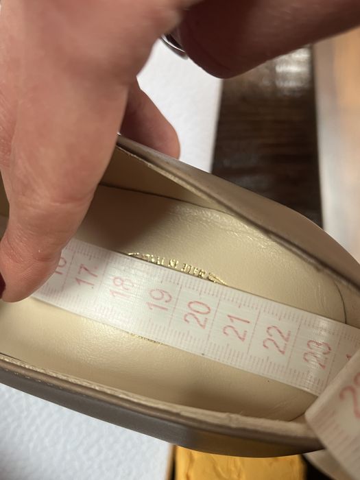 Mocasini Tod's, 100% piele, toc mediu, bej & negru