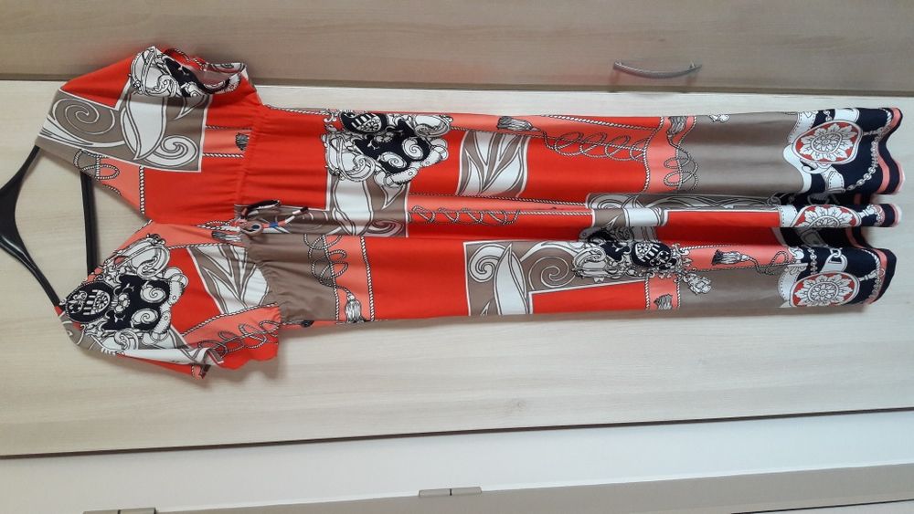 Дамска рокля в цикламено