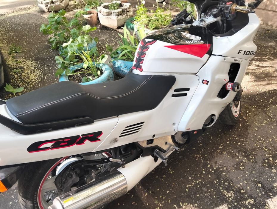 Продам мотоцикл Honda CBR 1000F