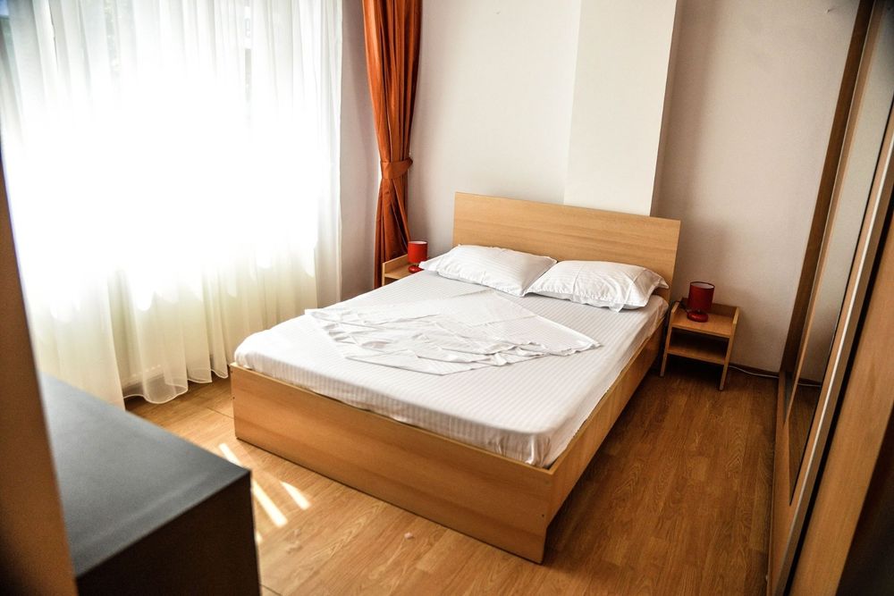 Apartament cu 3 camere de vânzare  zona Vega Butoaie