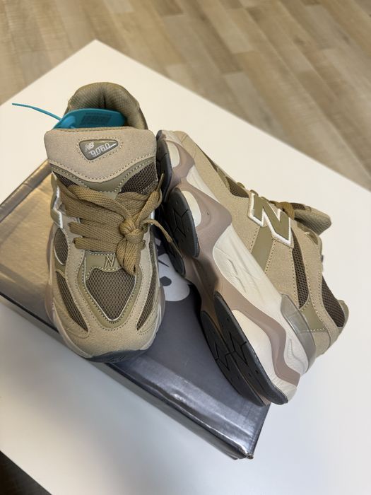 Adidasi New Balance 9060